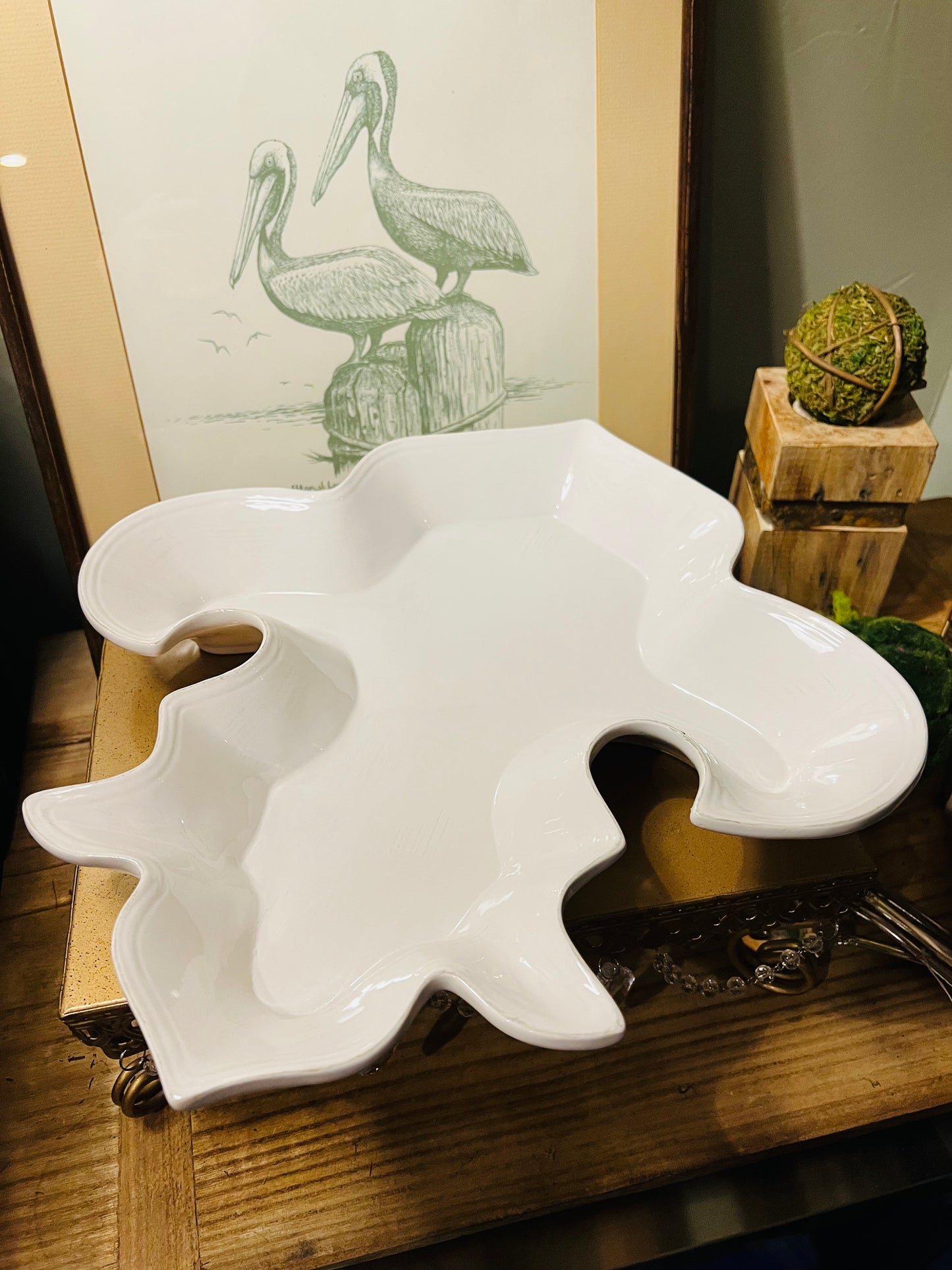 White Fleur de lis dish