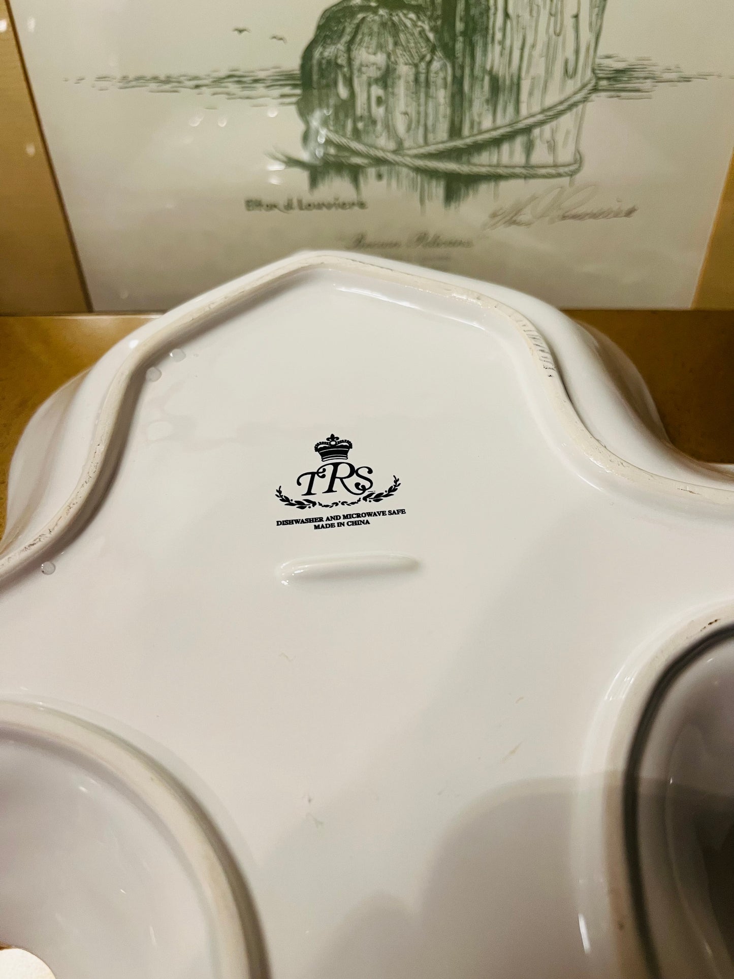 White Fleur de lis dish