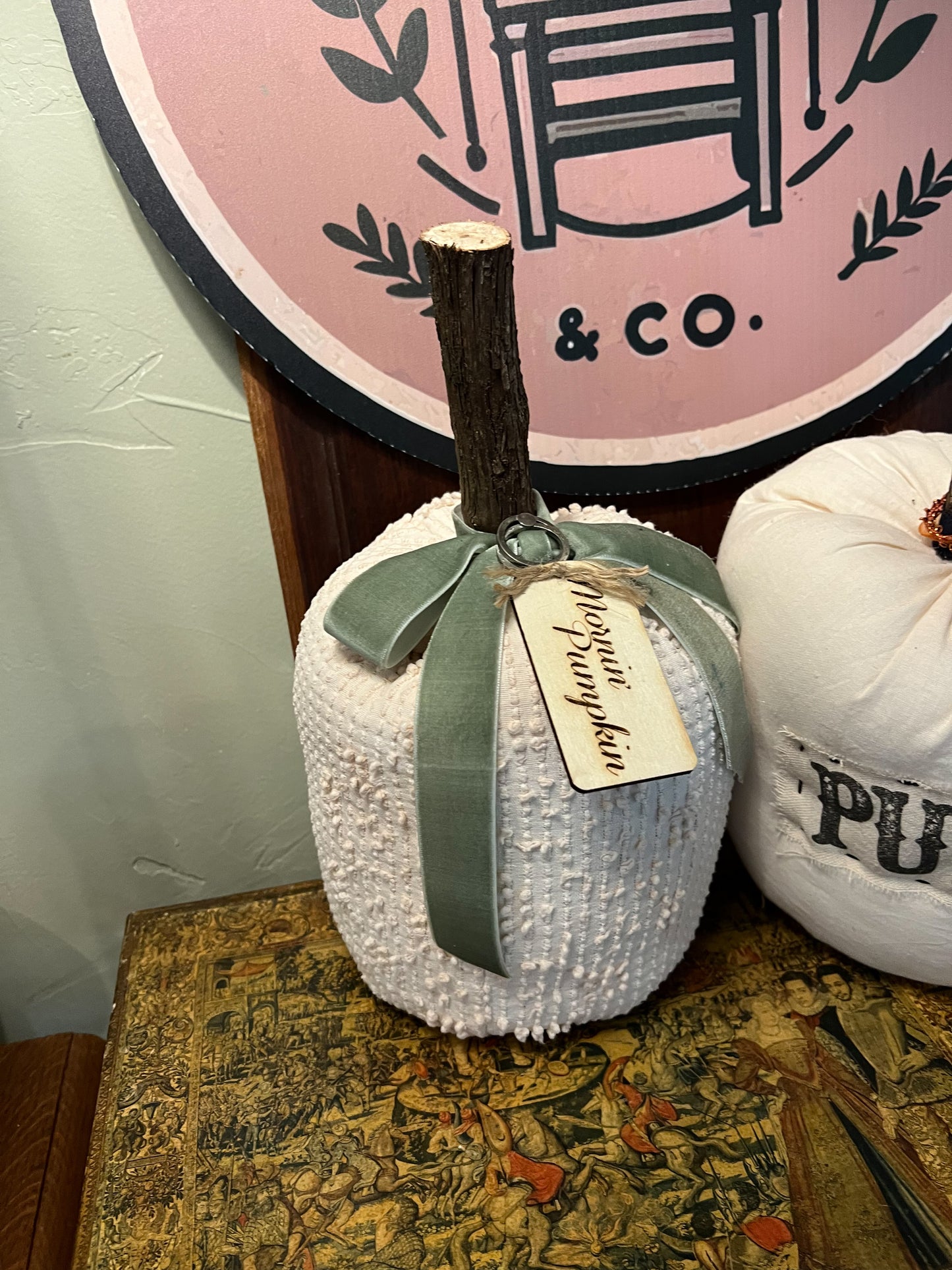 Mornin’ Pumpkin Shabby Pumpkin-Medium